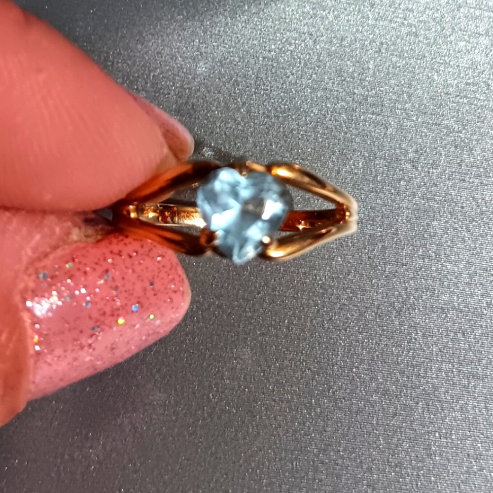 10k Gold and Blue Heart Ring. Firm